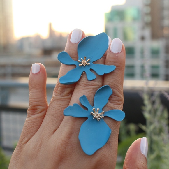 New Blue Alloy Acetate Lily flower spring earrings - Picture 9 of 10